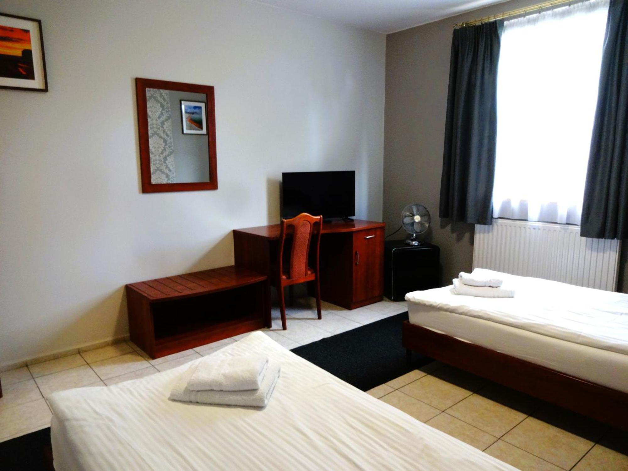 Hotel Ava Gliwice Extérieur photo